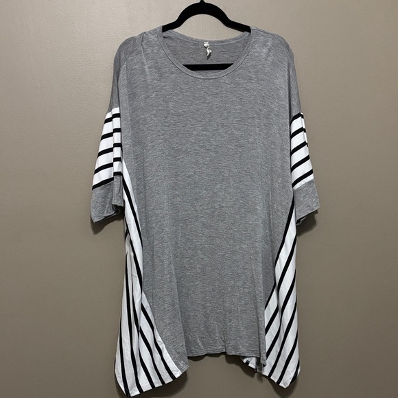 Beeson River Tops - Beeson River Gray Tunic with Black and White Stripes